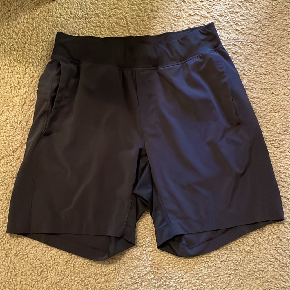 Lululemon men’s medium shorts